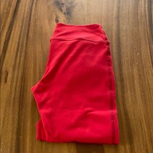 Beyond Yoga Scrunch Bottom Capri Leggings